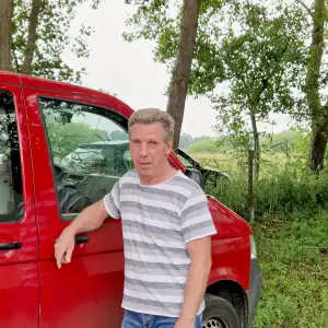 Fahrer bei der Gärtnerei rhizom